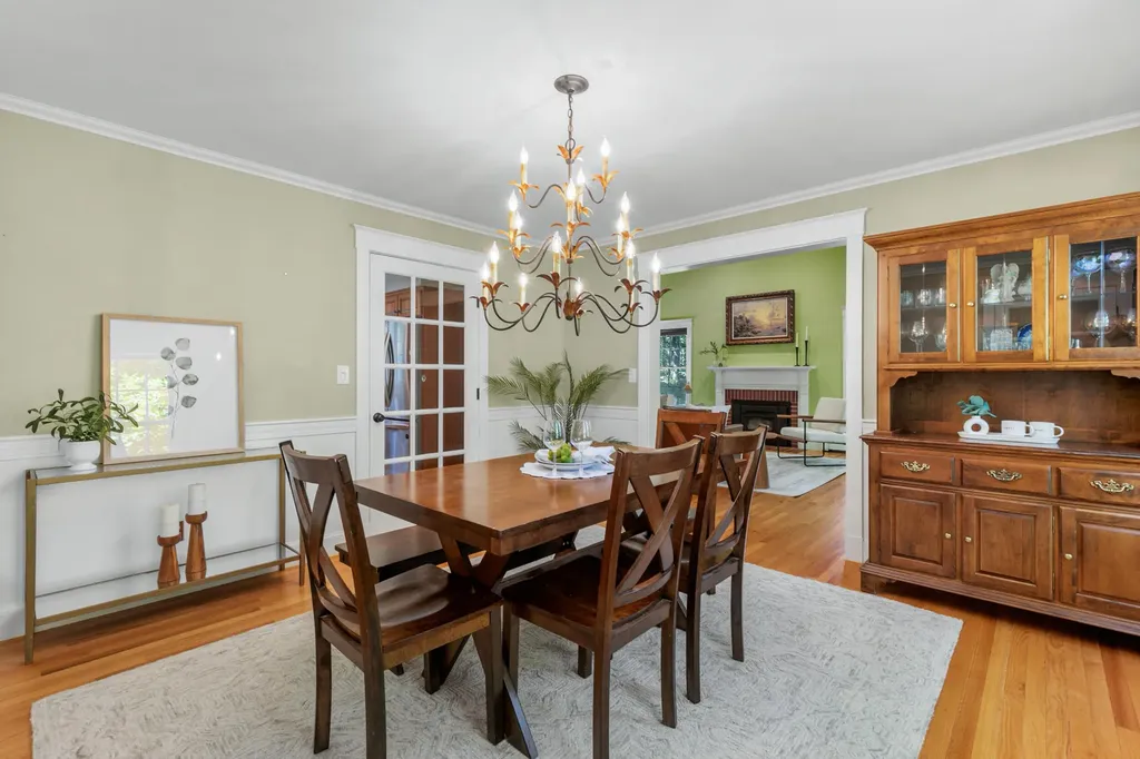 53 Stonegate Road Cape Elizabeth ME 04107