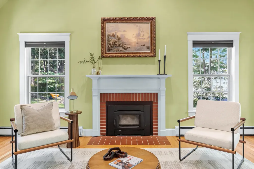 53 Stonegate Road Cape Elizabeth ME 04107