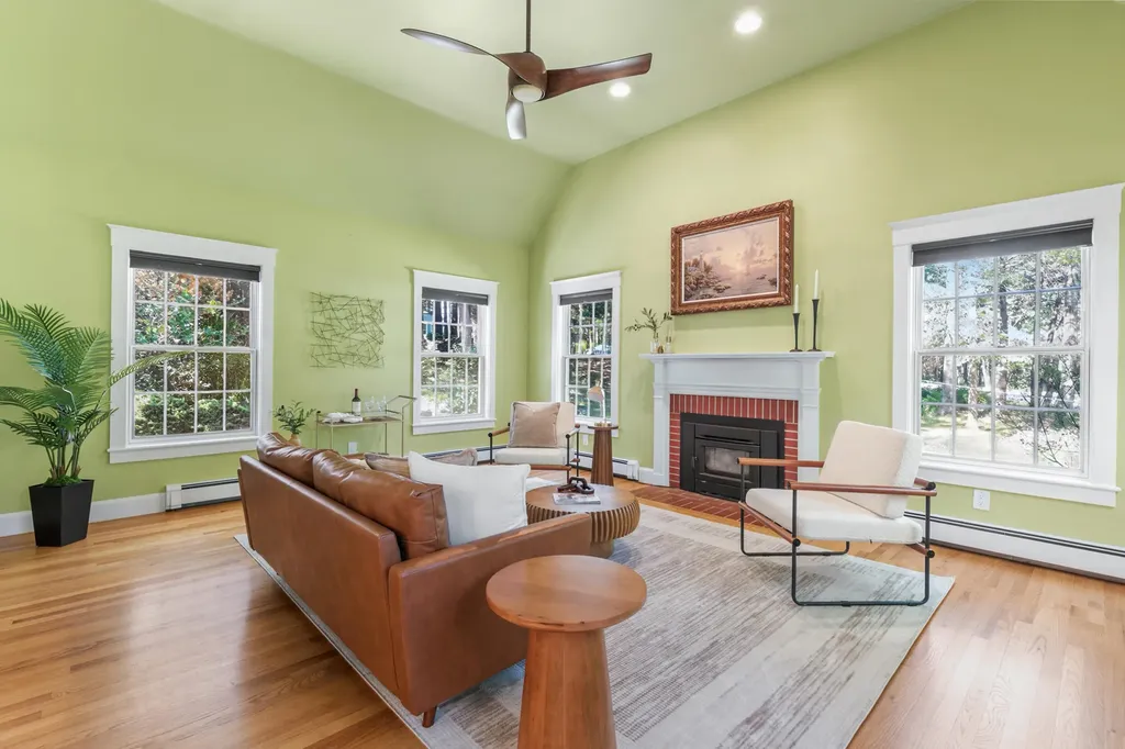 53 Stonegate Road Cape Elizabeth ME 04107