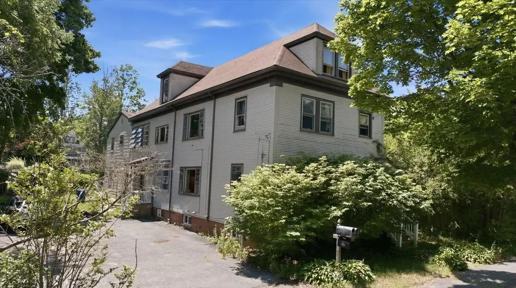 16 Hartley Street Portland ME 04103