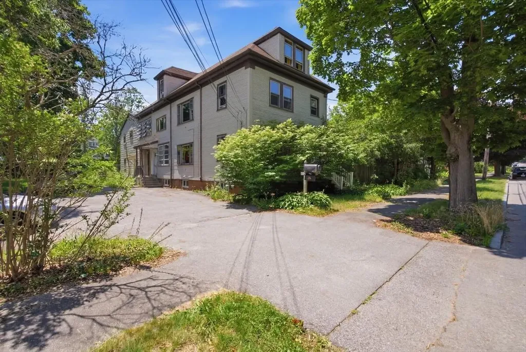 16 Hartley Street Portland ME 04103