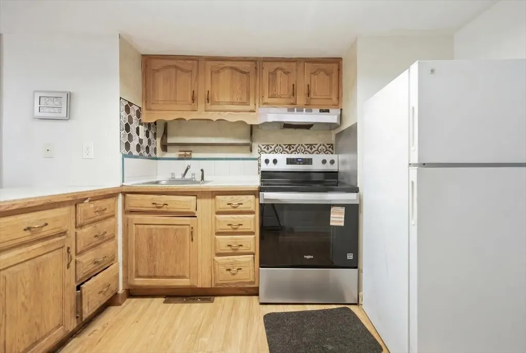 16 Hartley Street Portland ME 04103