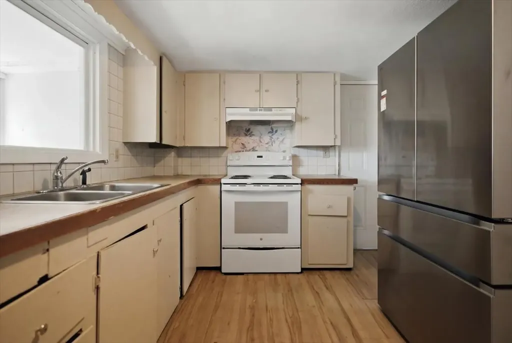 16 Hartley Street Portland ME 04103