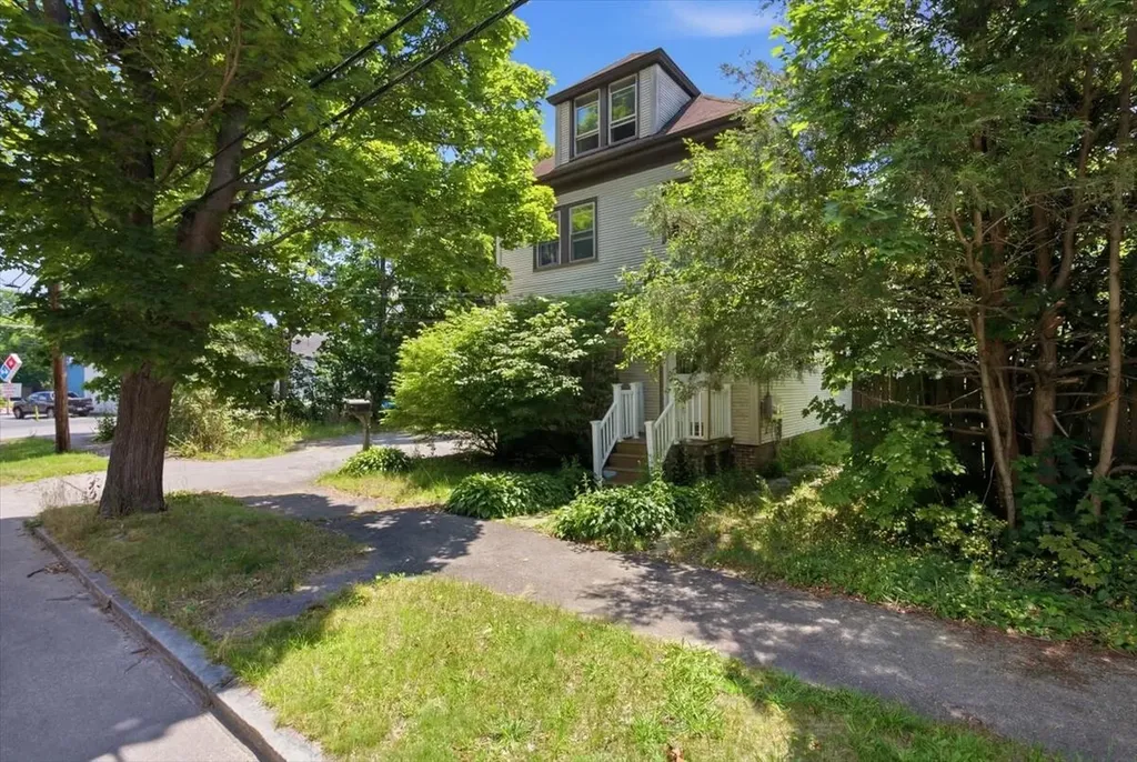 16 Hartley Street Portland ME 04103