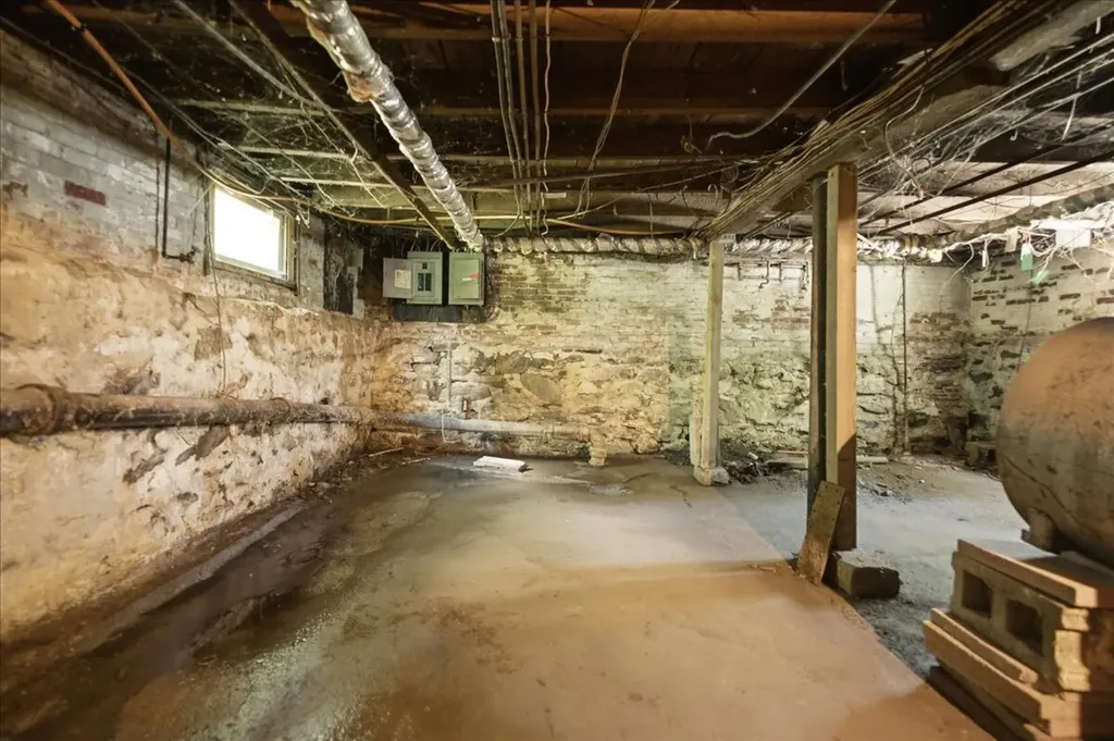 16 Hartley Street Portland ME 04103