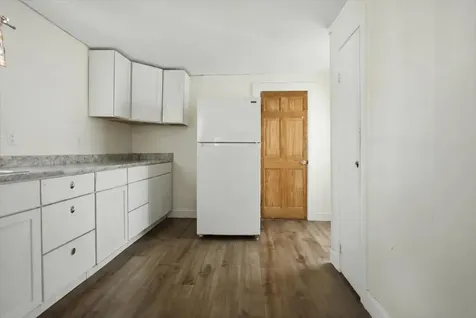 16 Hartley Street Portland ME 04103