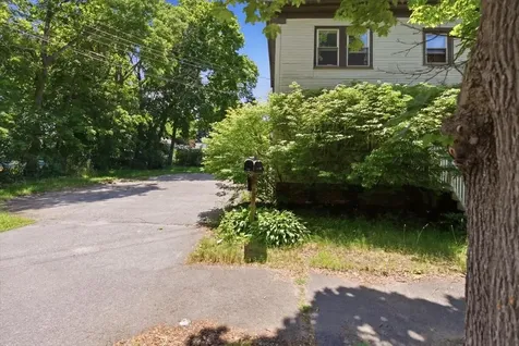 16 Hartley Street Portland ME 04103