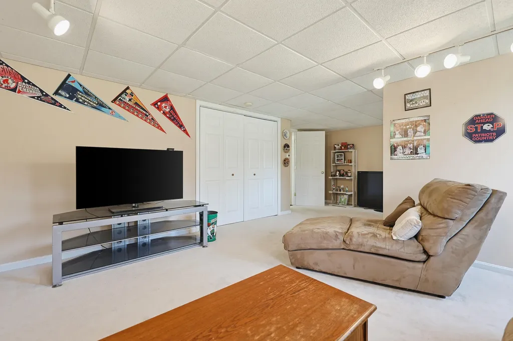 174 Curtis Road Portland ME 04103