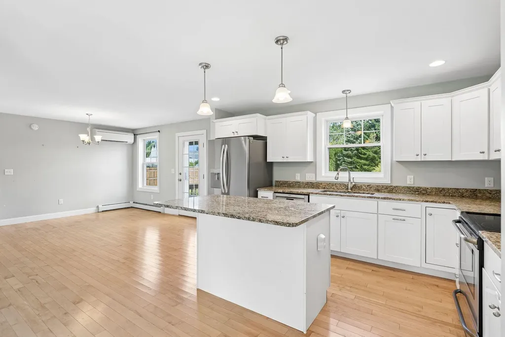 22 Cumberland Lane Gorham ME 04038