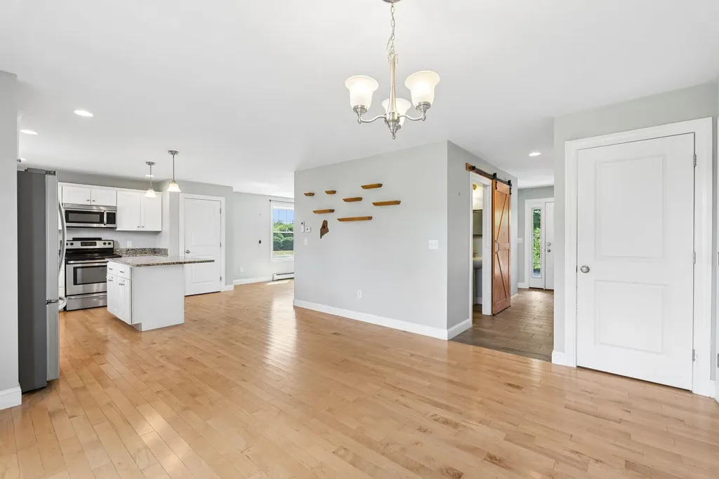 22 Cumberland Lane Gorham ME 04038