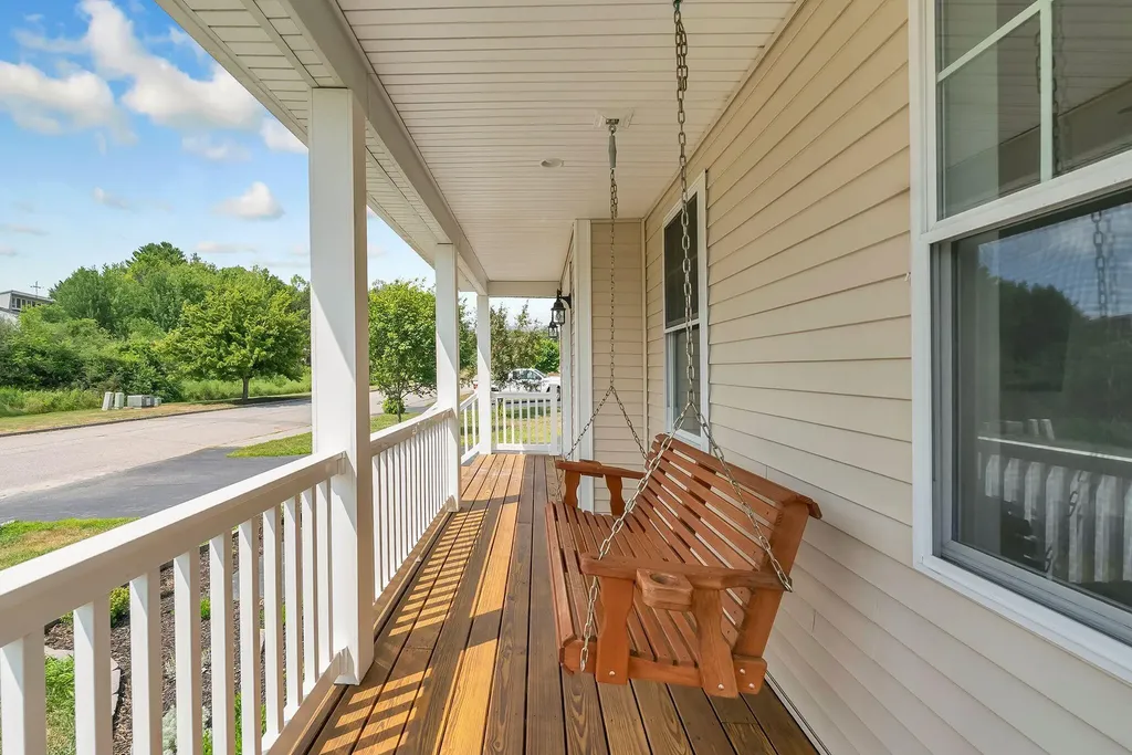 22 Cumberland Lane Gorham ME 04038