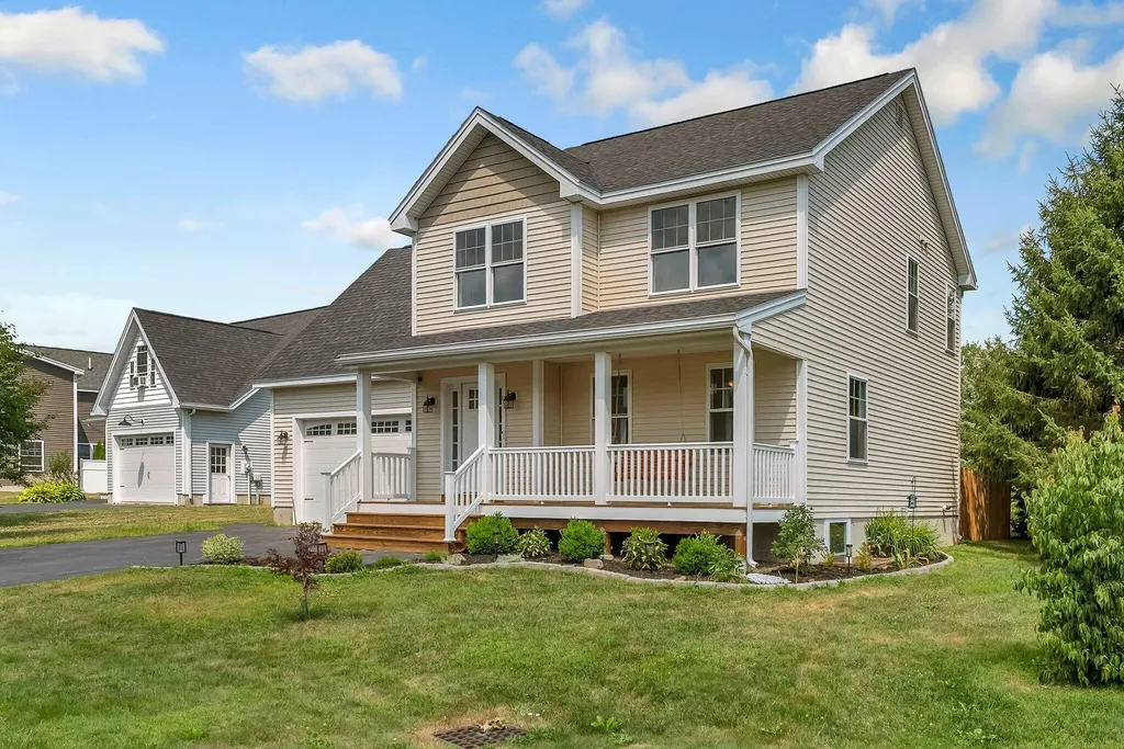 22 Cumberland Lane Gorham ME 04038