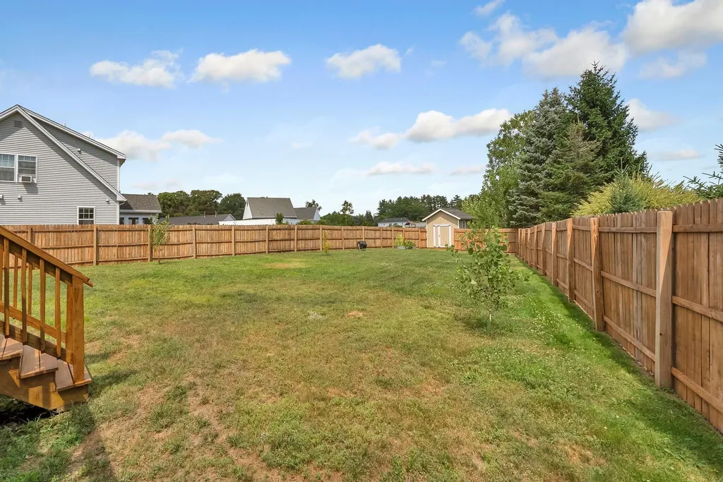 22 Cumberland Lane Gorham ME 04038