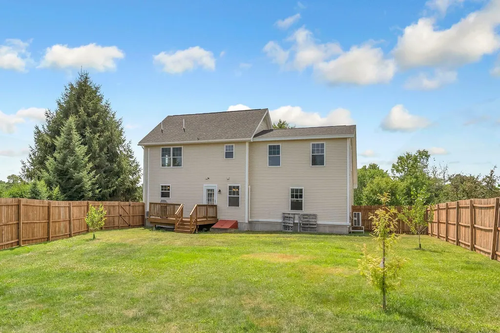 22 Cumberland Lane Gorham ME 04038
