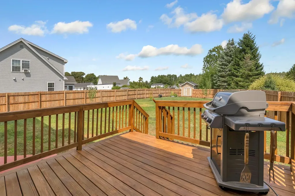 22 Cumberland Lane Gorham ME 04038