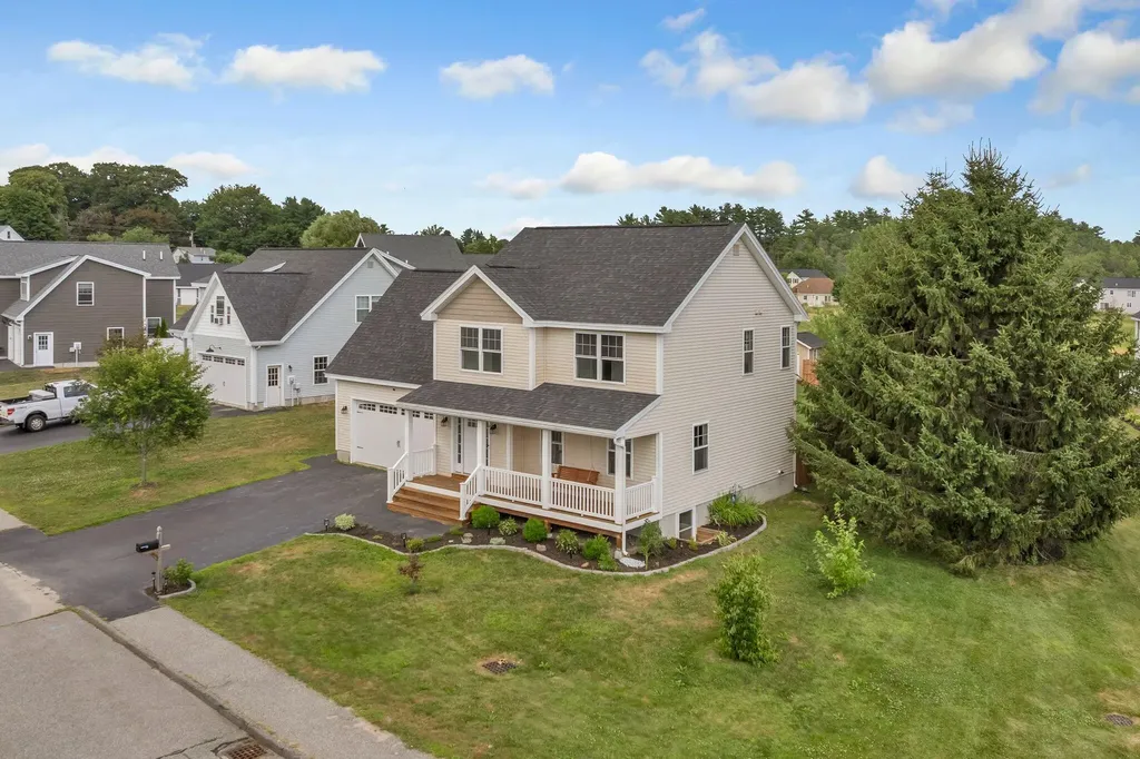 22 Cumberland Lane Gorham ME 04038