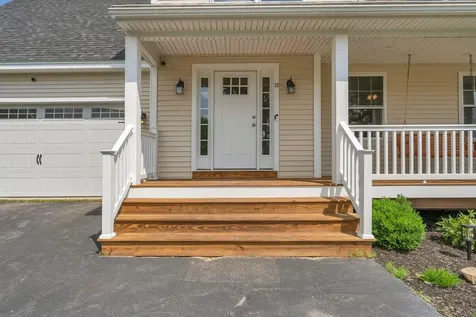 22 Cumberland Lane Gorham ME 04038