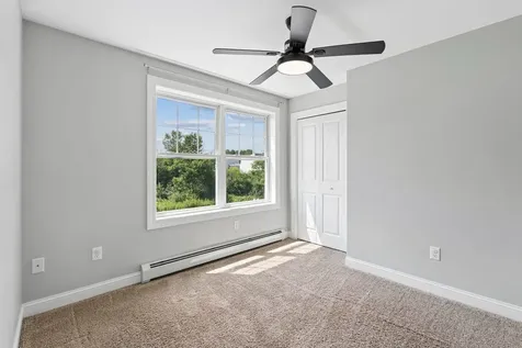 22 Cumberland Lane Gorham ME 04038