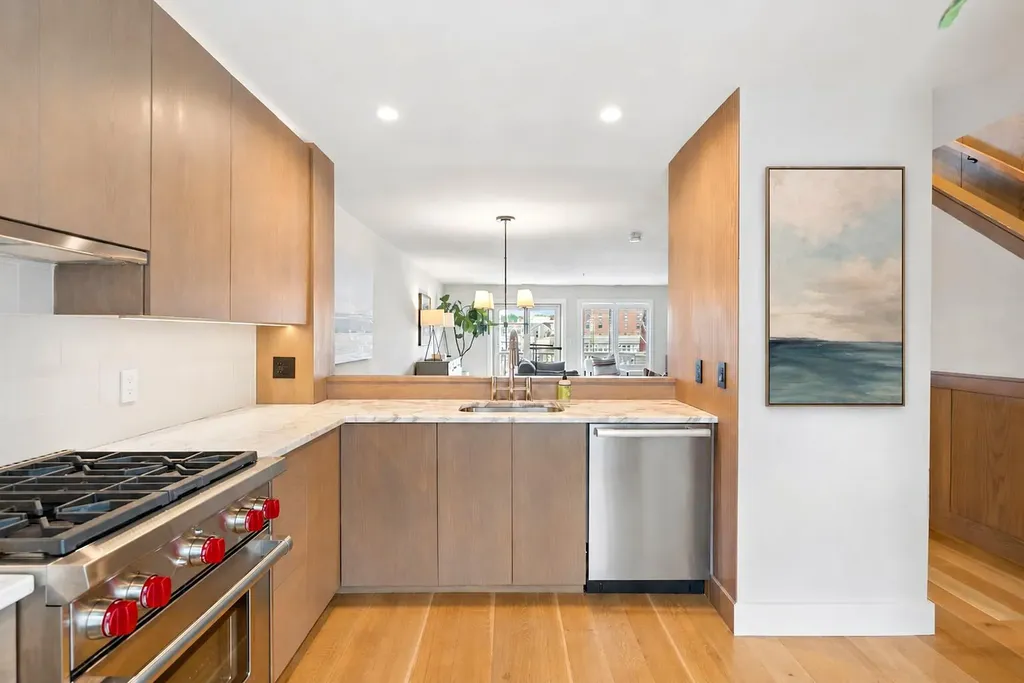 512 Chandlers Wharf Portland ME 04101
