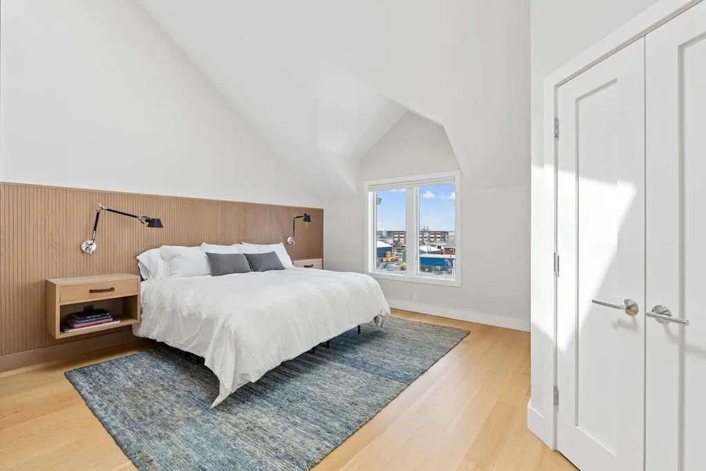 512 Chandlers Wharf Portland ME 04101