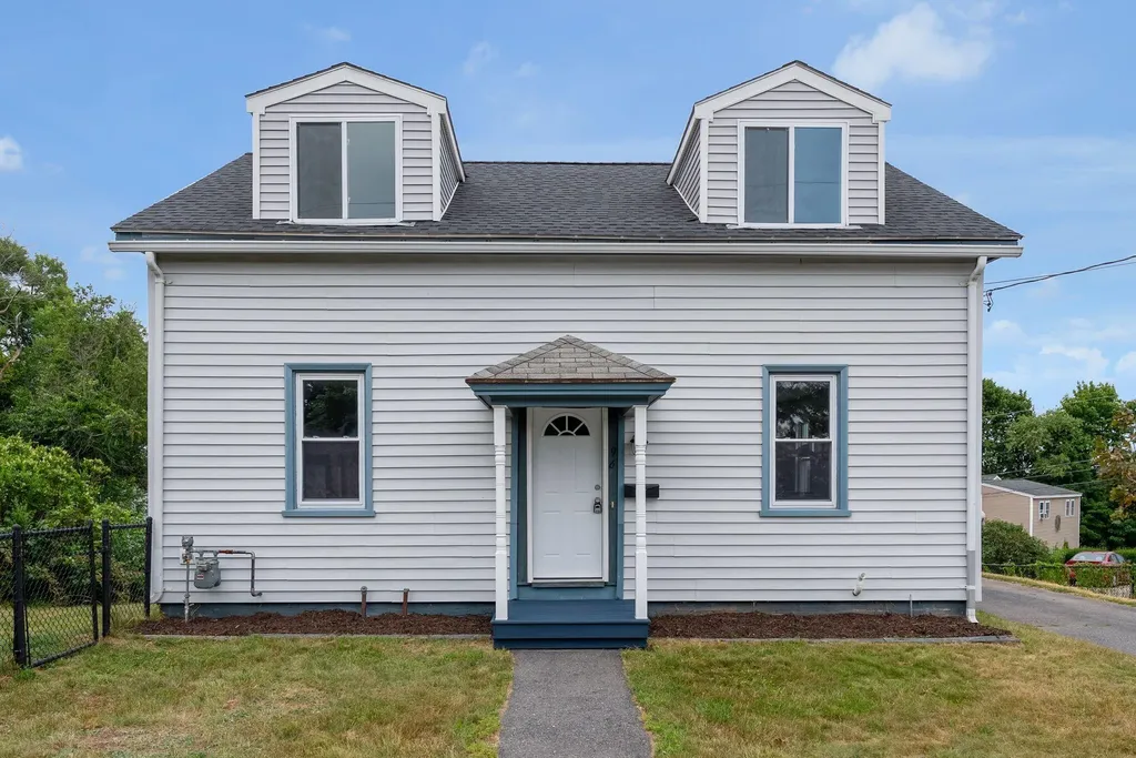 96 Ridgeland Avenue South Portland ME 04106