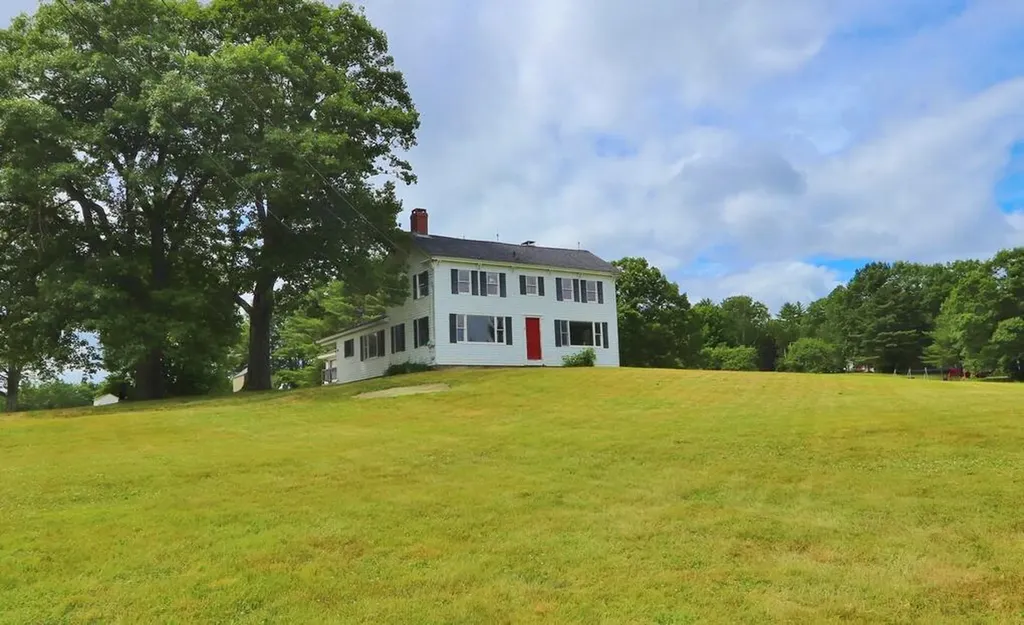 1286 Pushaw Road Glenburn ME 04401