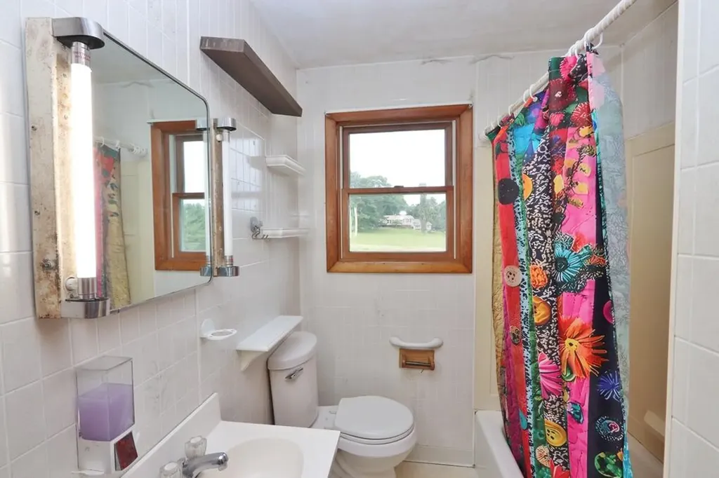 1286 Pushaw Road Glenburn ME 04401