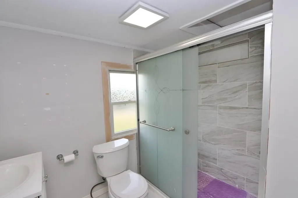 1286 Pushaw Road Glenburn ME 04401