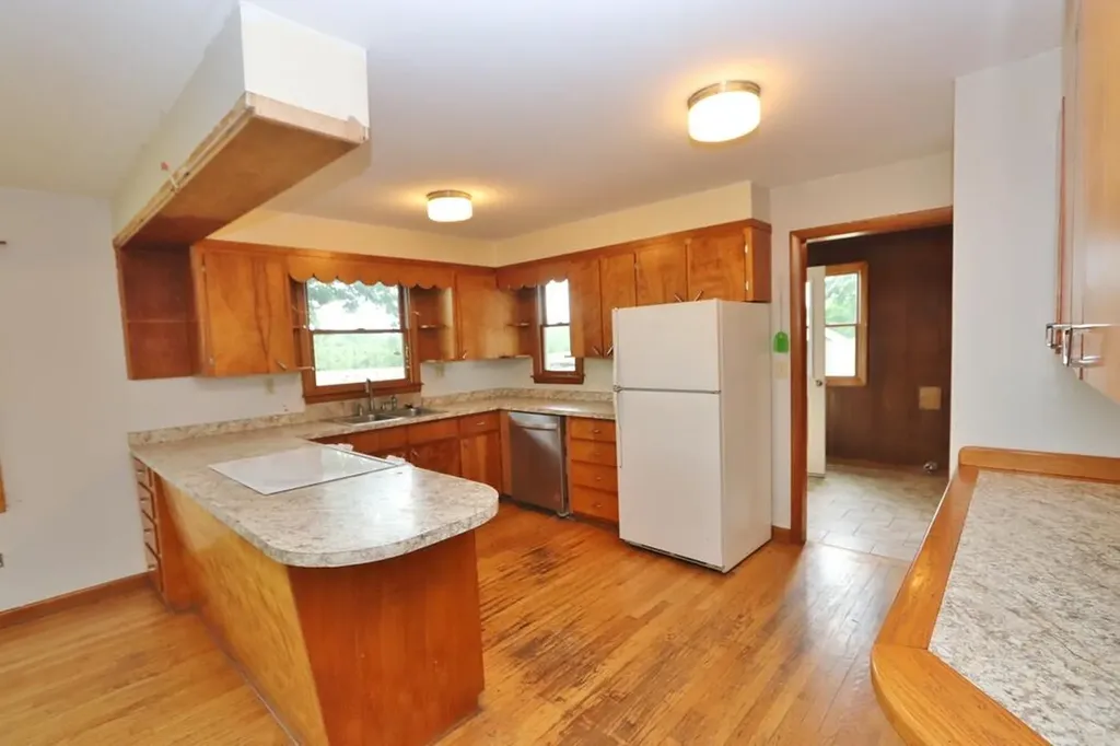 1286 Pushaw Road Glenburn ME 04401