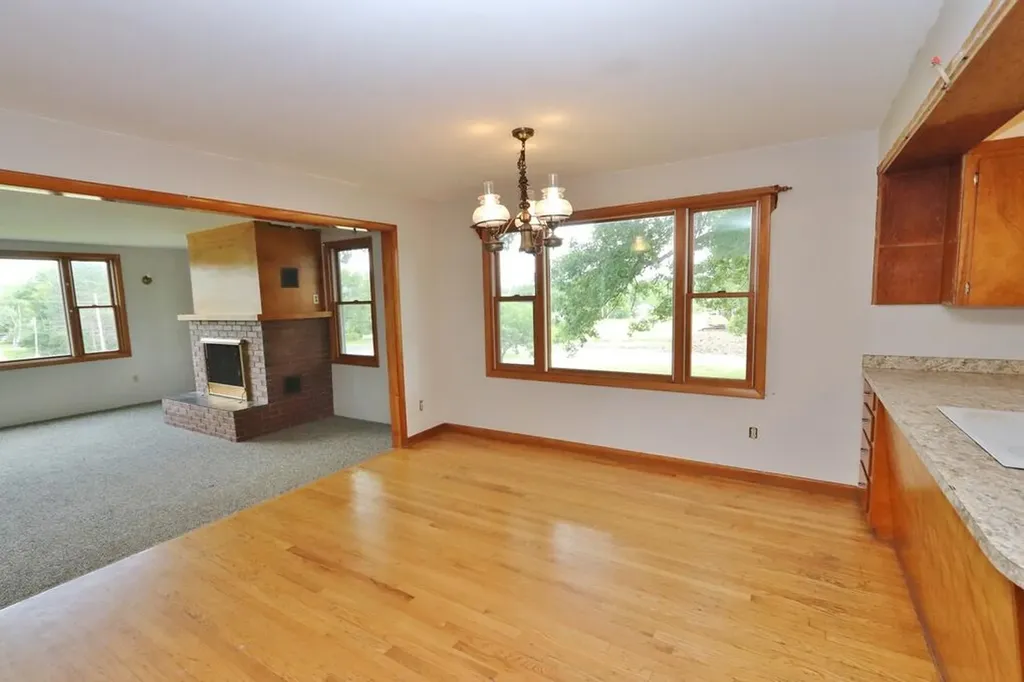 1286 Pushaw Road Glenburn ME 04401