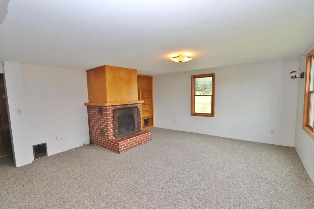 1286 Pushaw Road Glenburn ME 04401