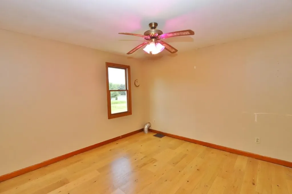 1286 Pushaw Road Glenburn ME 04401