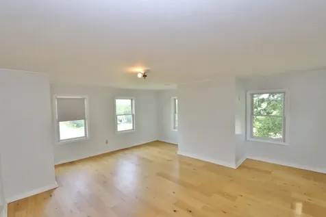 1286 Pushaw Road Glenburn ME 04401