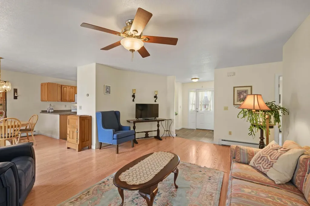 19 Cardinal Way Winslow ME 04901