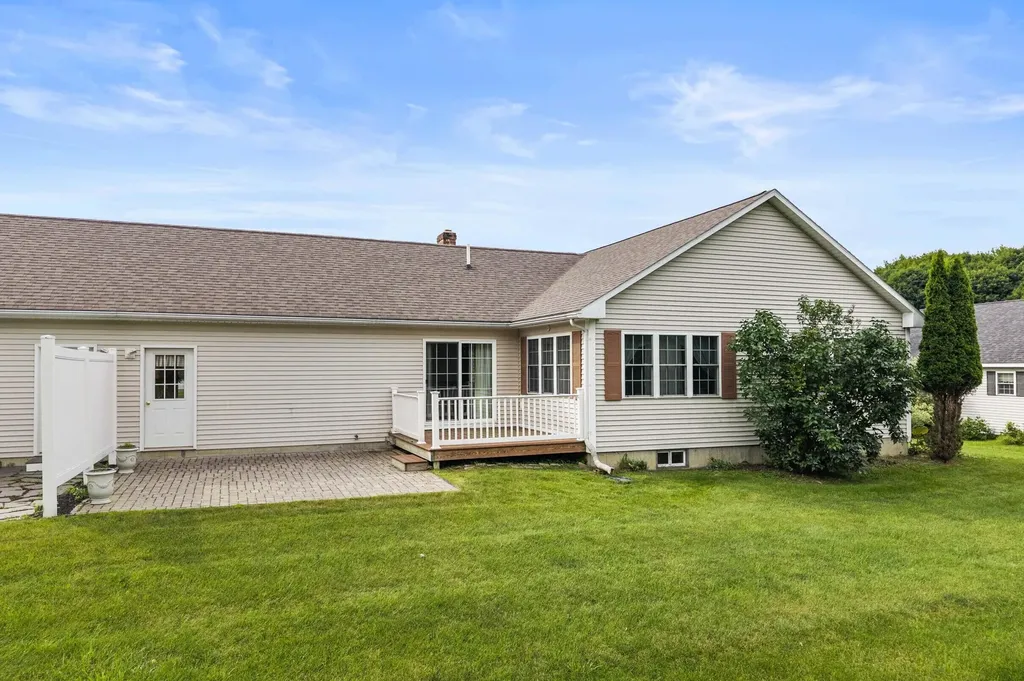 19 Cardinal Way Winslow ME 04901