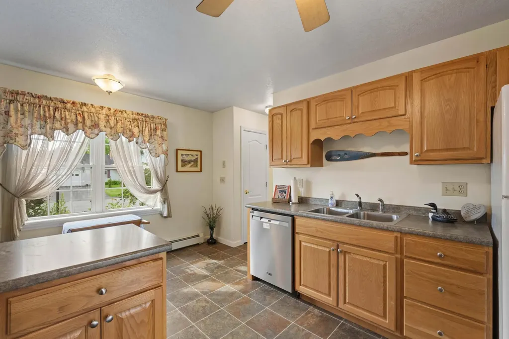 19 Cardinal Way Winslow ME 04901