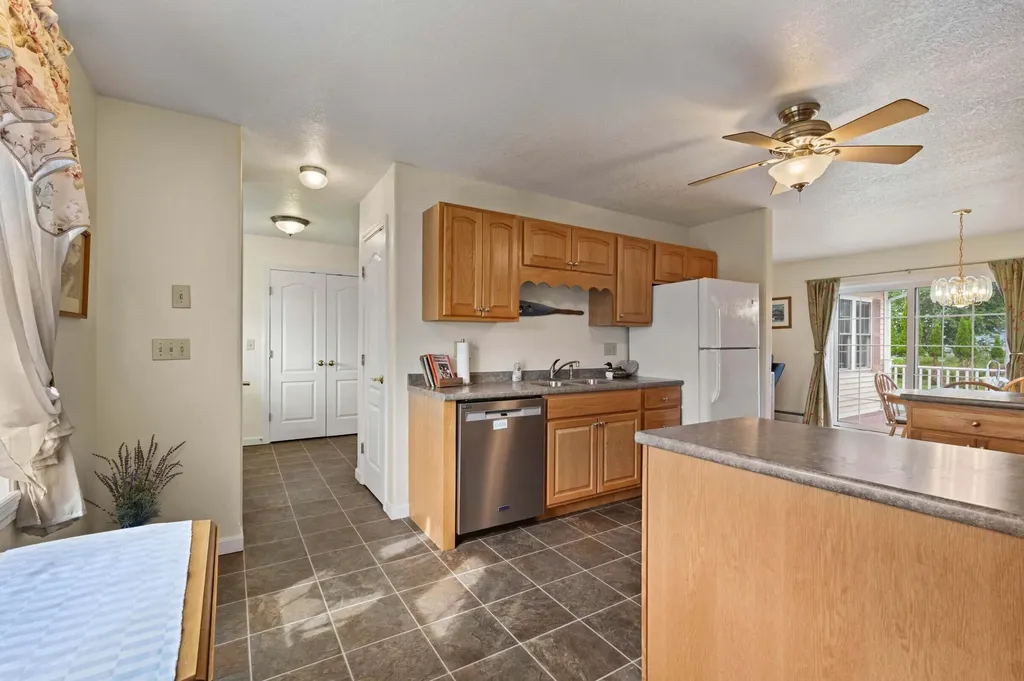 19 Cardinal Way Winslow ME 04901