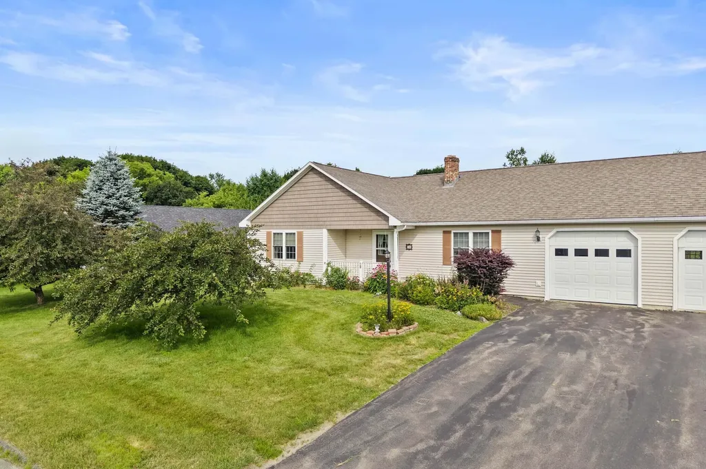 19 Cardinal Way Winslow ME 04901