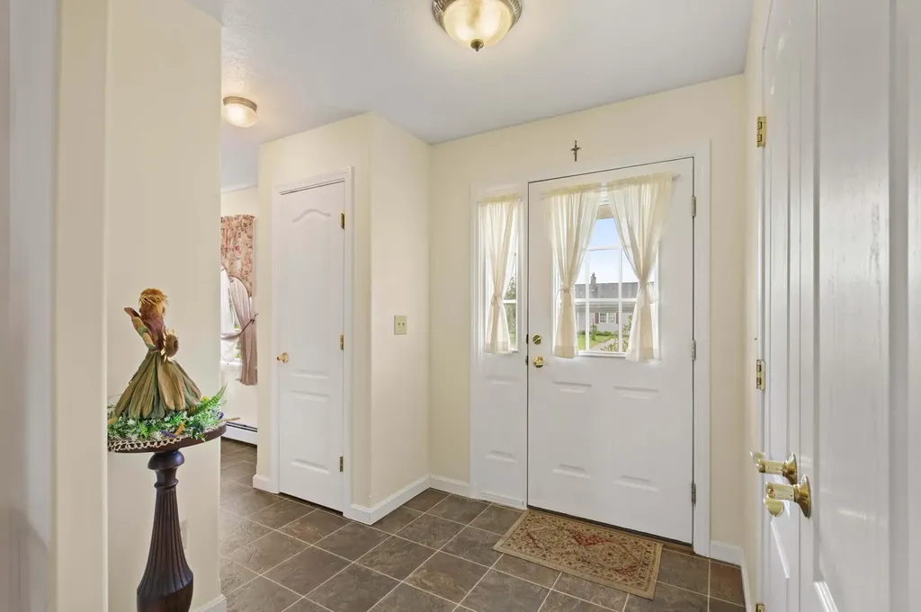 19 Cardinal Way Winslow ME 04901