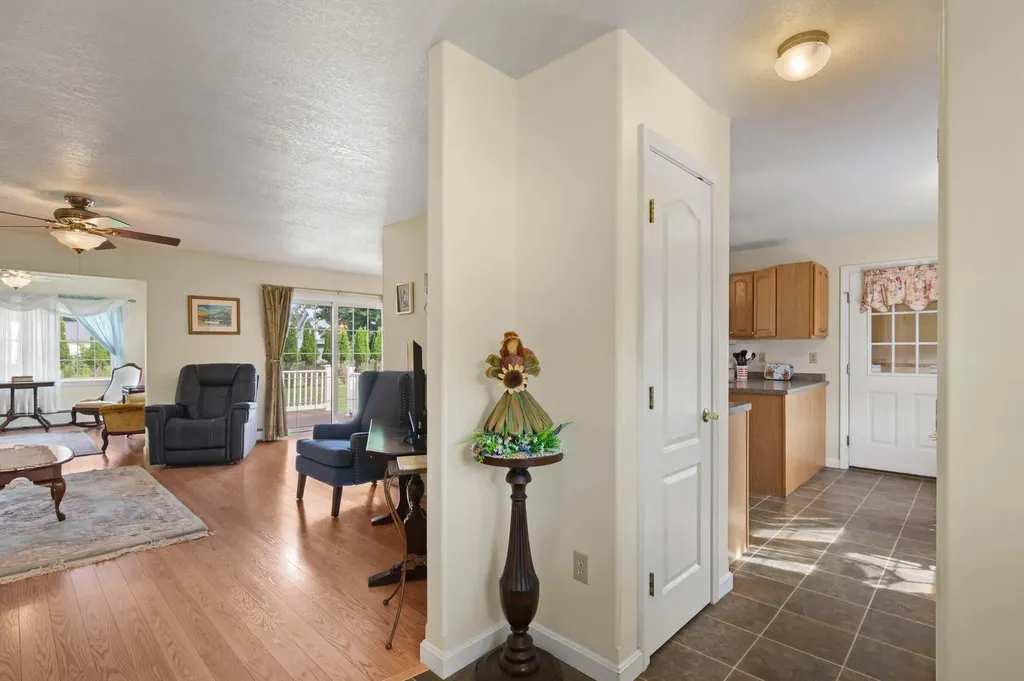 19 Cardinal Way Winslow ME 04901