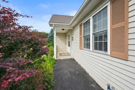 19 Cardinal Way Winslow ME 04901