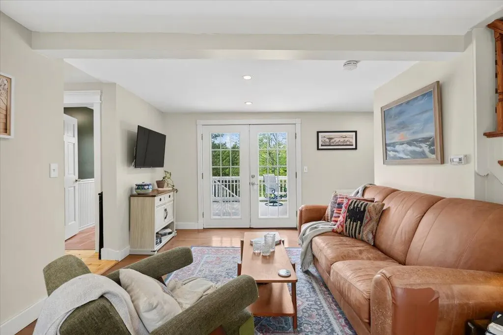 17 Chamberlain Road Scarborough ME 04074