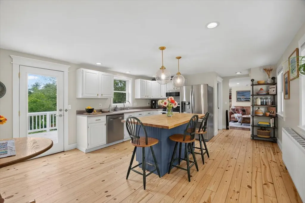 17 Chamberlain Road Scarborough ME 04074