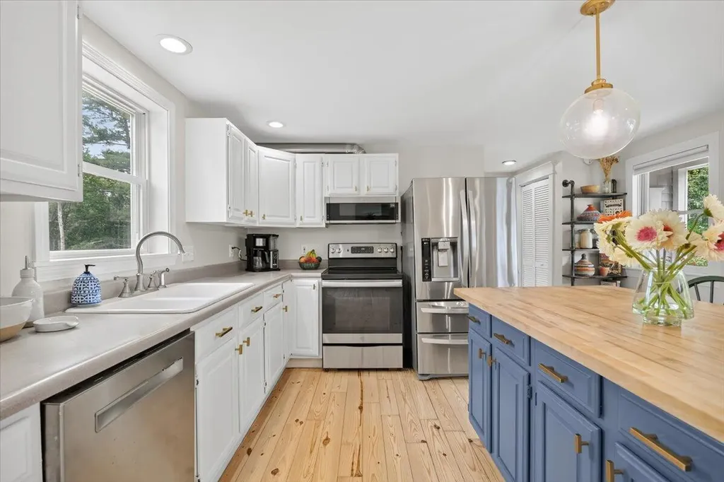 17 Chamberlain Road Scarborough ME 04074