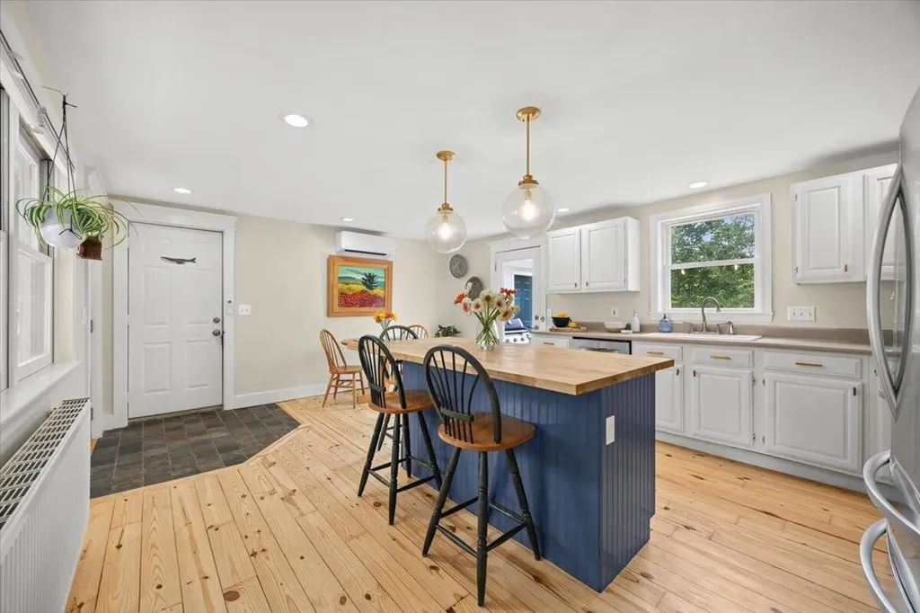 17 Chamberlain Road Scarborough ME 04074