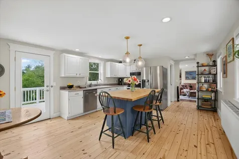 17 Chamberlain Road Scarborough ME 04074