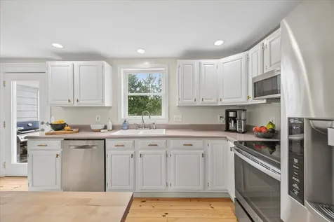 17 Chamberlain Road Scarborough ME 04074