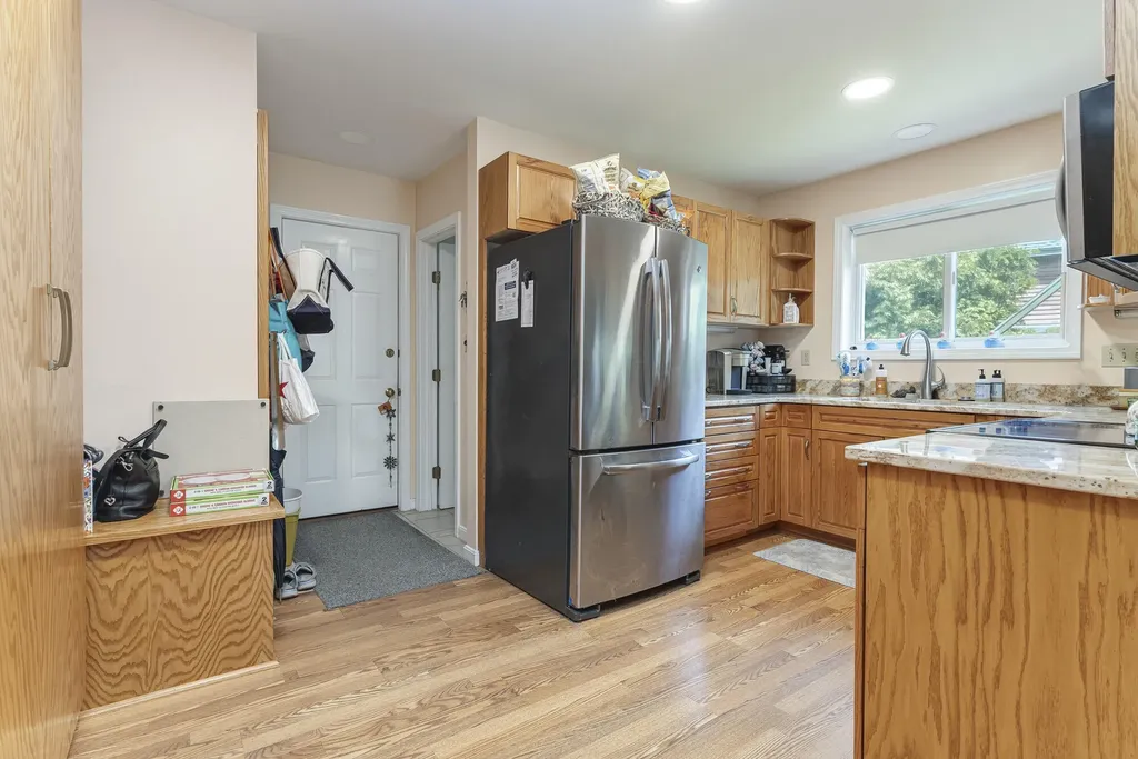 51 Old Mast Road Portland ME 04102