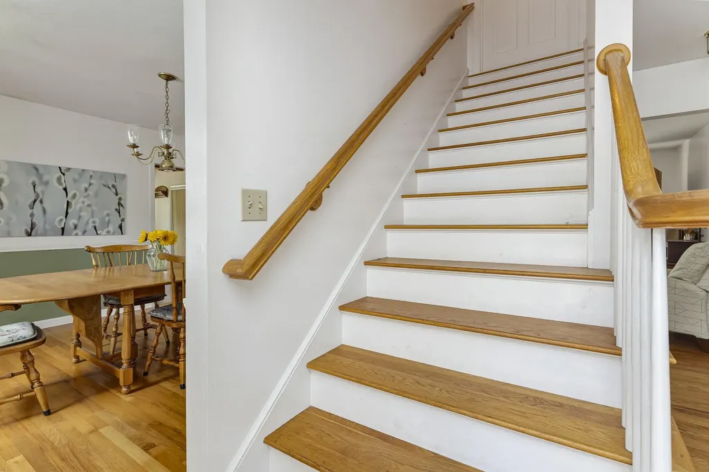 51 Old Mast Road Portland ME 04102