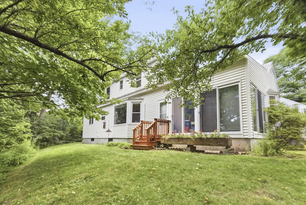 51 Old Mast Road Portland ME 04102